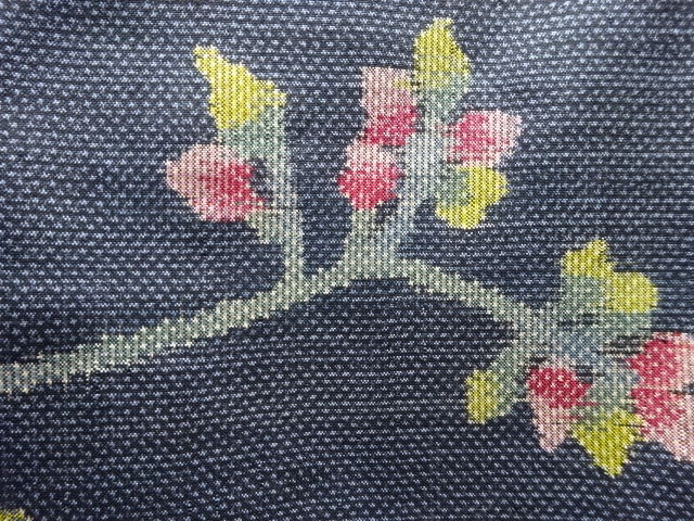 アンティーク　草花模様織り出し本場大島紬着物